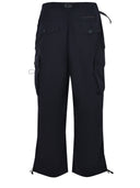 Y pantalones de Wander hechos de mezcla de nylon.