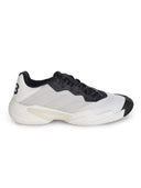 Y 3 sneakers gemaakt van stof.