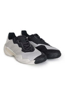 Y 3 sneakers gemaakt van stof.