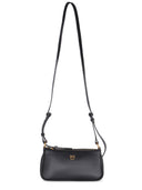 Bolso Pinko 'Mini Half Moon' hecho de cuero.
