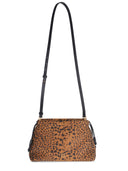 Bolsa de "mini embrague" de Pinko hecha de gamuza.