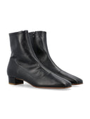 Con mucho zapatos planos negros