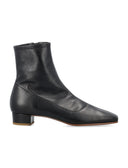 Con mucho zapatos planos negros