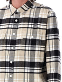 Obedecer las camisetas y los polos