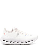 Beim Ausführen von CloudTilt -Turnschuhen