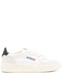 Médaillé Autry Low Leather et Sneakers en daim