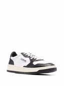 Sneaker in pelle bassa medaglia di autry