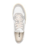 Sneaker in pelle bassa medaglia di autry