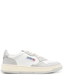 Sneaker in pelle bassa medaglia di autry