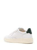 Sneaker in pelle bassa medaglia di autry