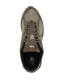 New Balance M2002 Sneakers