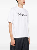 Uit wit groot boekachtig katoenen t -shirt