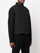 Emporio Armani徽标下背心