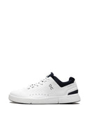 Al ejecutar las zapatillas Roger Advantage