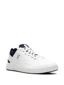 Al ejecutar las zapatillas Roger Advantage