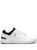 Al ejecutar las zapatillas Roger Advantage