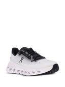 Al ejecutar las zapatillas de deporte CloudTilt