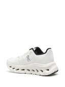 Al ejecutar las zapatillas de deporte CloudTilt