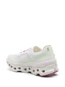 Bij het uitvoeren van cloudmonster sneakers