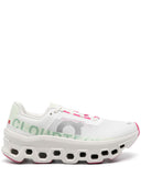 Bij het uitvoeren van cloudmonster sneakers