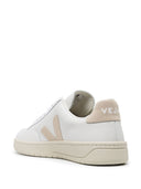 Veja v 12 zapatillas de cuero