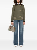 Sette jeans in denim svasati da lotta