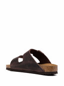 Sandalias de cuero engrasadas de Birkenstock Arizona