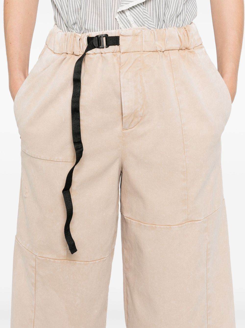 Weiße Sandwatte Weitbeinhose