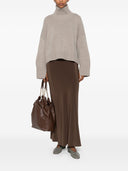 Pull-cou de colmère de chèvre de chèvre douce