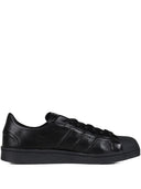 Y 3 zapatillas superestrellas