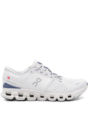 Auf Cloud x 4 Turnschuhen