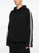 Y 3