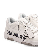 Scarpe da ginnastica in pelle bianco sporco fuori ufficio