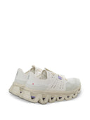 Sulle scarpe da ginnastica Cloudswift Amp