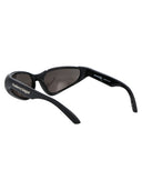 Gli occhiali da sole Balenciaga BB0202 S 001