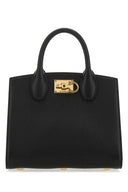 Salvatore Ferragamo Black Leather 스튜디오 핸드백