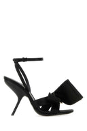 Salvatore Ferragamo Sandalias de satén negra
