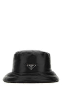 Cappello imbottito in pelle nera nera