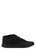 Tessuto nero Givenchy e sneaker in pelle