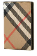 Titular de la tarjeta de lienzo E impreso en Burberry