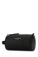 Fred Perry Beauty Case aus schwarzem Leder