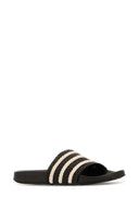 ويلز بونر x أديداس الجلود السوداء ويلز بونر x أديداس أديليت النعال