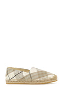 Burberry Borded Canvas Mews revise las alpargatas