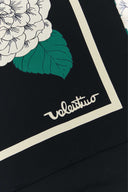 발렌티노 가라 바니 (Valentino Garavani)는 실크 파울 라드를 인쇄했다