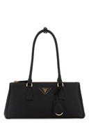 Prada skulderveske i sort skinn