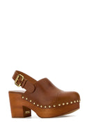 Zuecos Jeannette de cuero color caramelo de Chloe