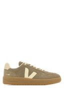 Sneakers Veja V 82 in camoscio Grigio Tortora