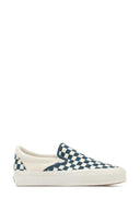 Klassische Slip-Ons aus bedrucktem Canvas von Vans