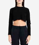 Un bambino di carta maglioni neri