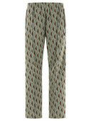 I pantaloni di binari degli aghi